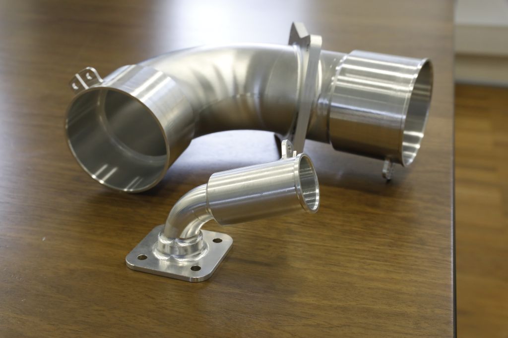 RO-RA manufactures connectors made of aluminium for aircraft fuel lines